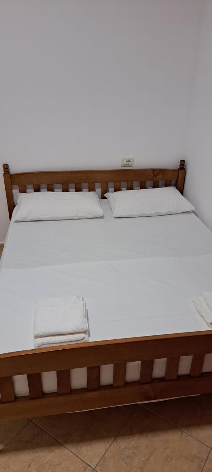 Doçi Hotel Velipojë Buitenkant foto