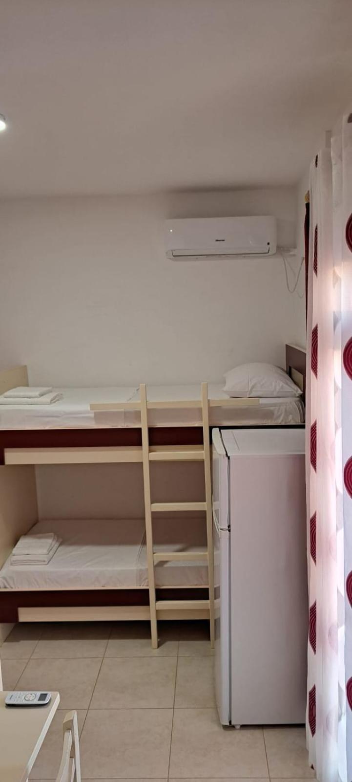 Doçi Hotel Velipojë Buitenkant foto